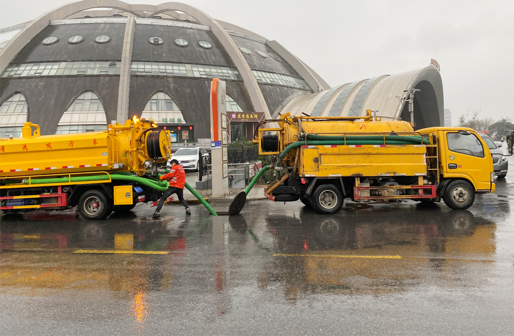 271百子亭商场管道清淤
